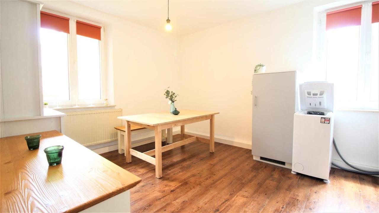 Zentral Wohnen - Inkl. Privatem Stellplatz Würzburg Exterior foto