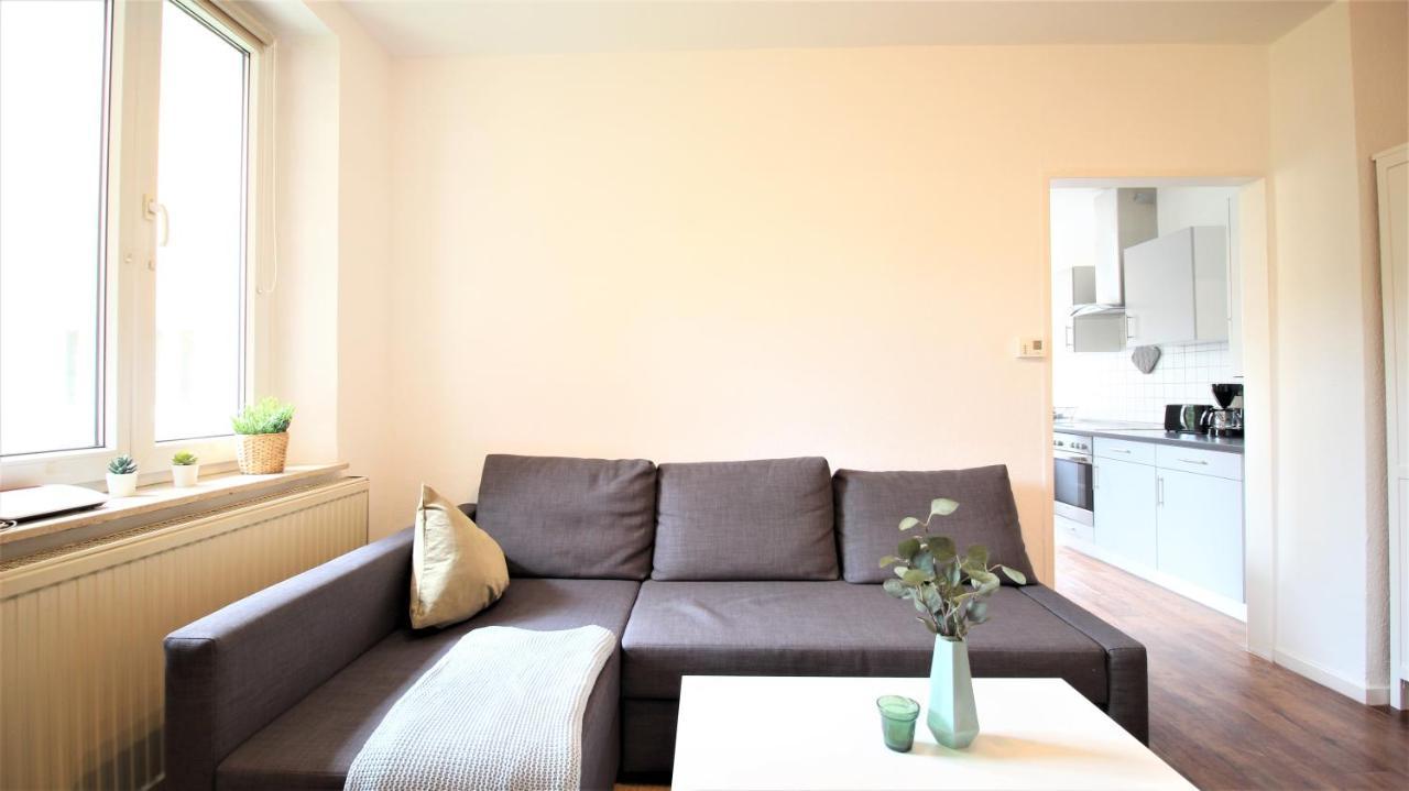 Zentral Wohnen - Inkl. Privatem Stellplatz Würzburg Exterior foto