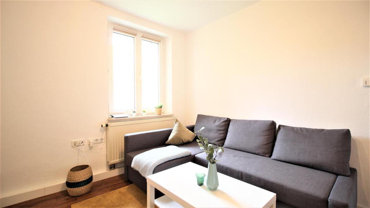 Zentral Wohnen - Inkl. Privatem Stellplatz Würzburg Exterior foto