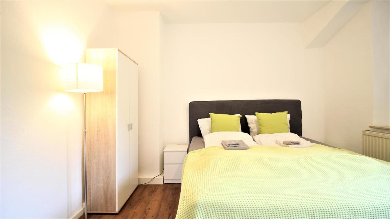 Zentral Wohnen - Inkl. Privatem Stellplatz Würzburg Exterior foto
